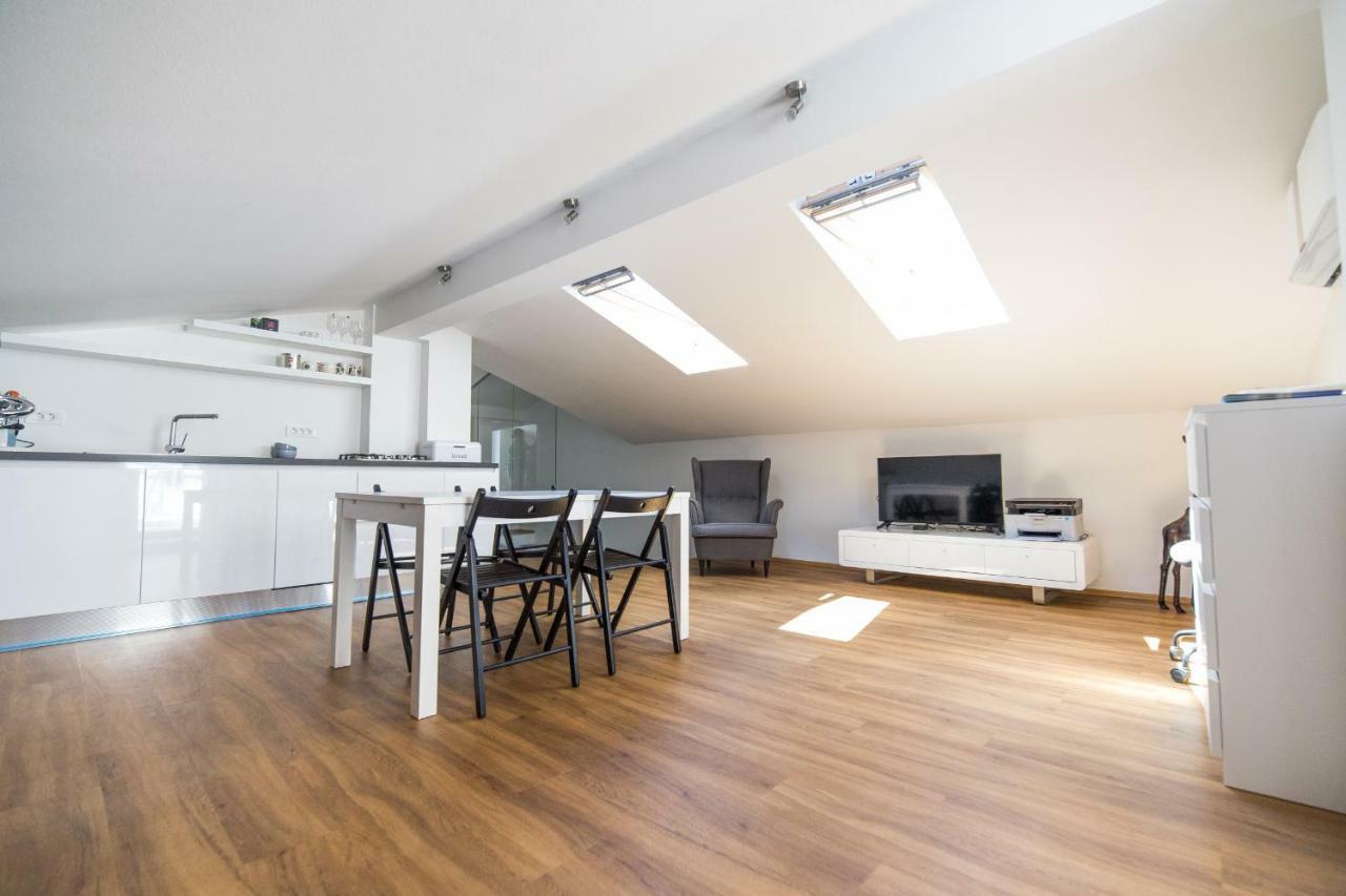 Apartment Ana Копер Екстериор снимка
